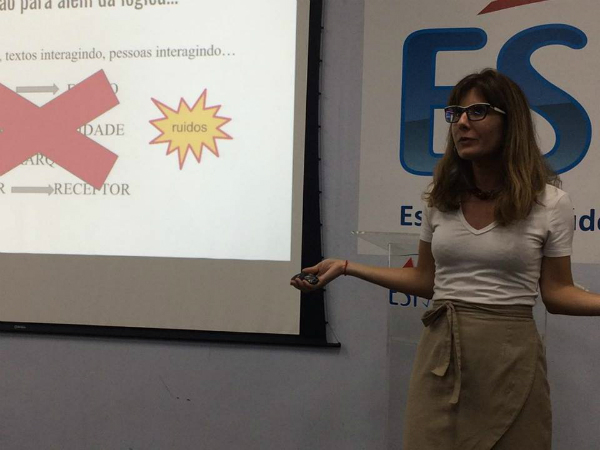 A pesquisadora Paula Chagas Bortolon, da Fiocruz, no Rio de Janeiro.