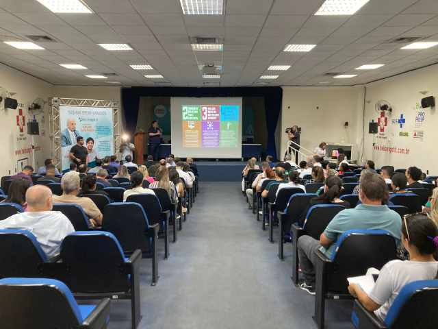 Apresentação do médico Felipe Toledo sobre o programa de Telemedicina desenvolvido pelo Hospital Hélio Angotti, em 2023 