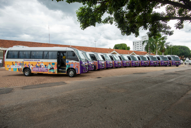 31.01.2024- Curvelo  Micro-ônibus Transporta SUS 2 - crédito Fábio Marchetto
