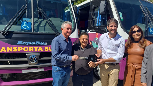 4 - Entrega de micro-ônibus Transporta SUS - Curral de Dentro - Antônio Cotta