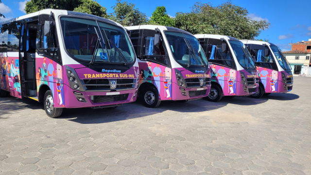 9 - Entrega de micro-ônibus Transporta SUS - Curral de Dentro - Antônio Cotta