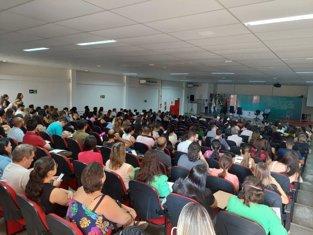 Abertura do fórum com a presença da superintendente Kátia Gonçalves