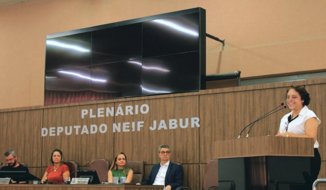 A superintendente da SRS Passos, Kátia Gonçalves, na abertura do seminário - Foto: Ascom SRS Passos